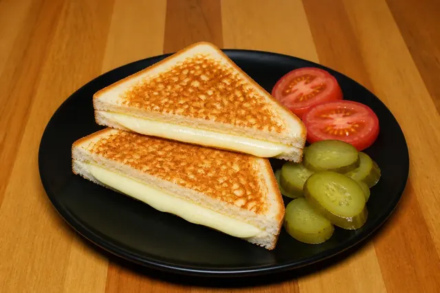 Kaşarlı Kare Tost