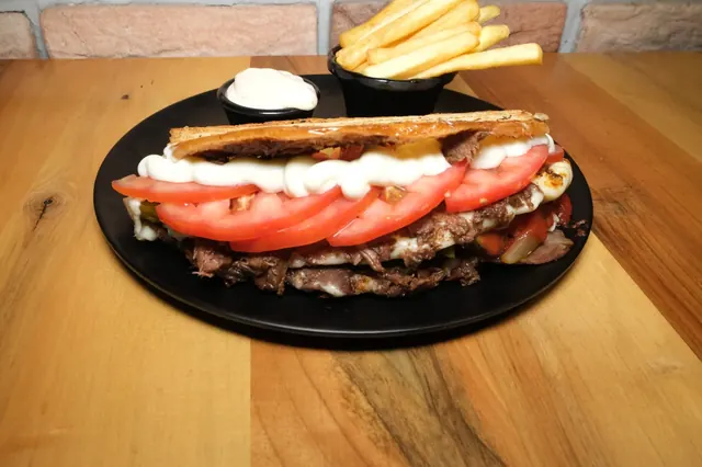 Kavurmalı Kaşarlı Ayvalık Tostu