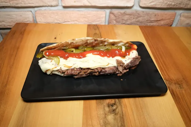 Kavurmalı Kaşarlı Sandviç